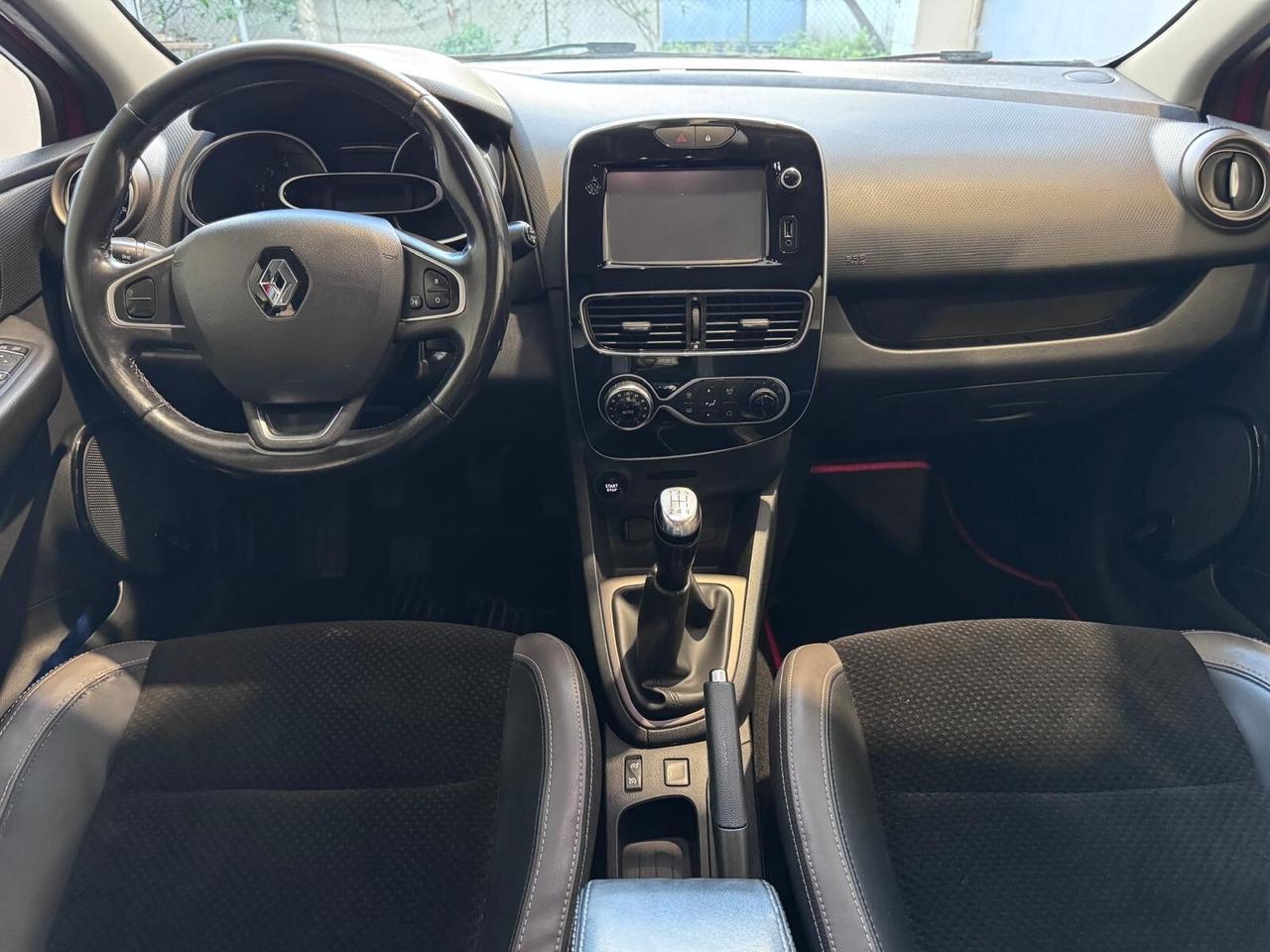Renault Clio Energy intens euro 6 con gancio di traino