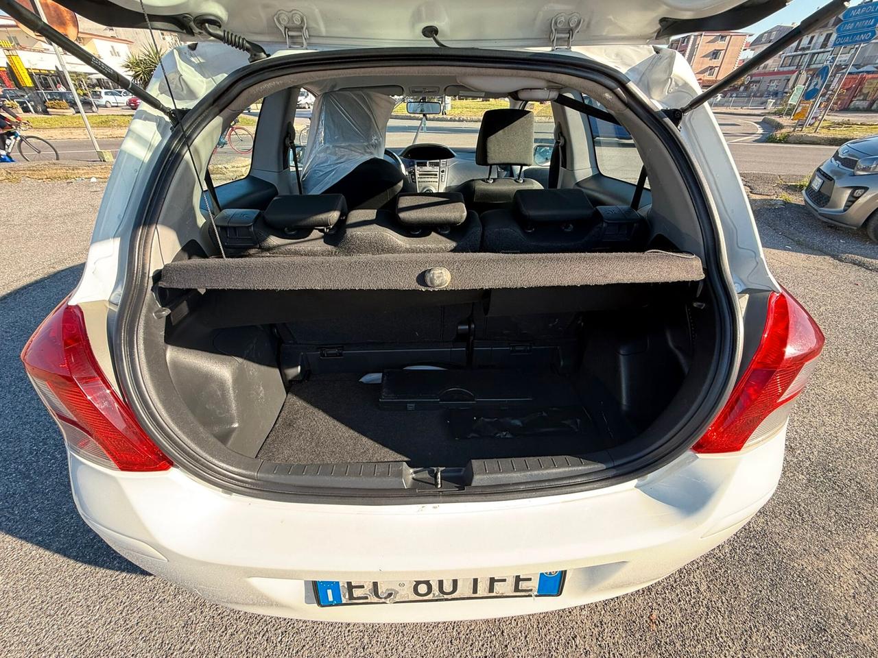 TOYOTA YARIS 3PORTE 1.0BENZINA69CV OK NEOPATENTATI