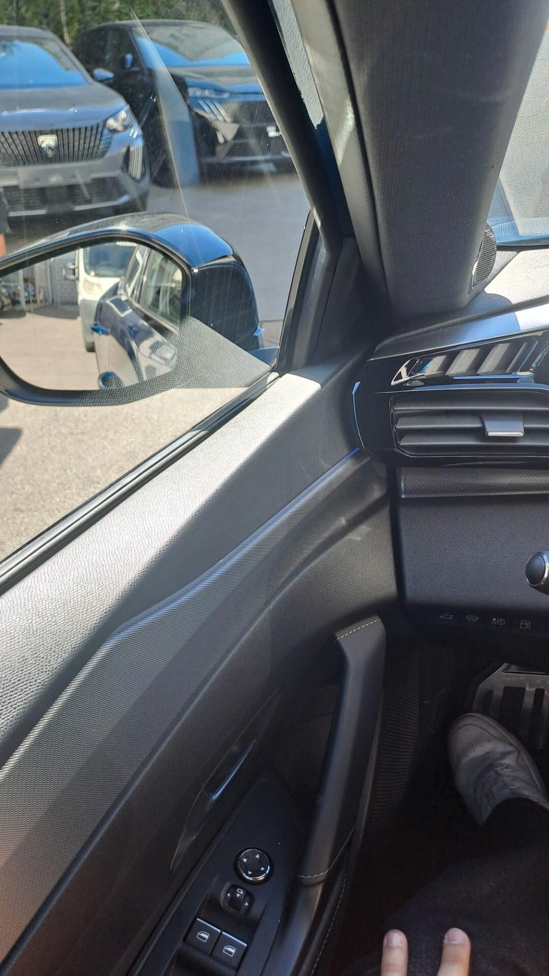 Peugeot 408 1.6 Plug-in Hybrid 225 e-EAT8 GT