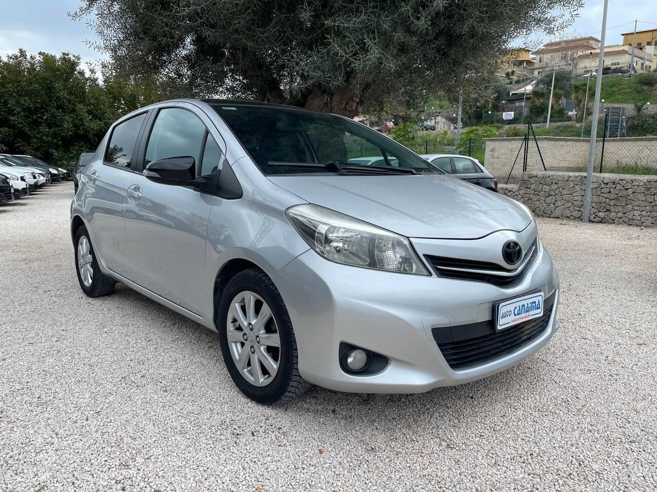 TOYOTA YARIS 1.3 B - 2012