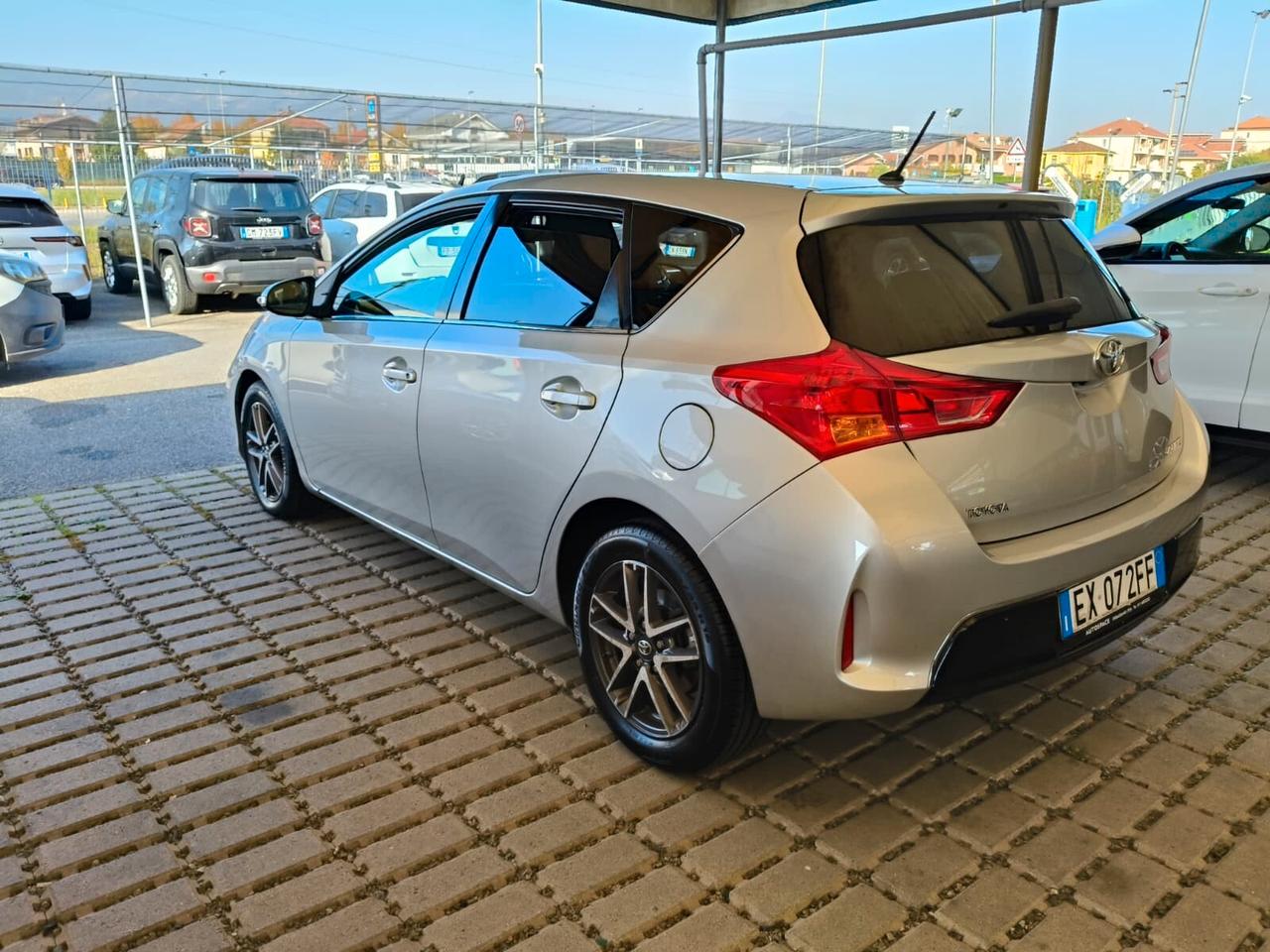 Toyota Auris 1.4 D-4D Lounge