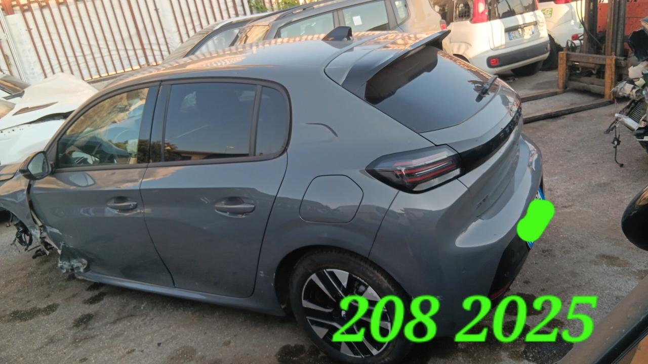 Peugeot 208 Hybrid 145 e-DCS6 GT INCIDENTATA SINISTRATA MONDIALCARS 025