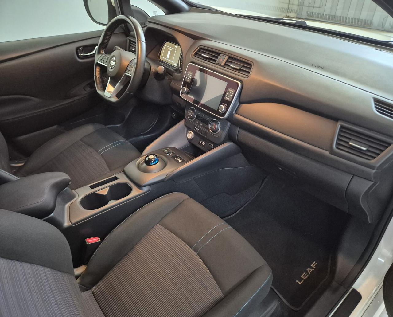 Nissan Leaf 40 kwh Solo 28.000 km