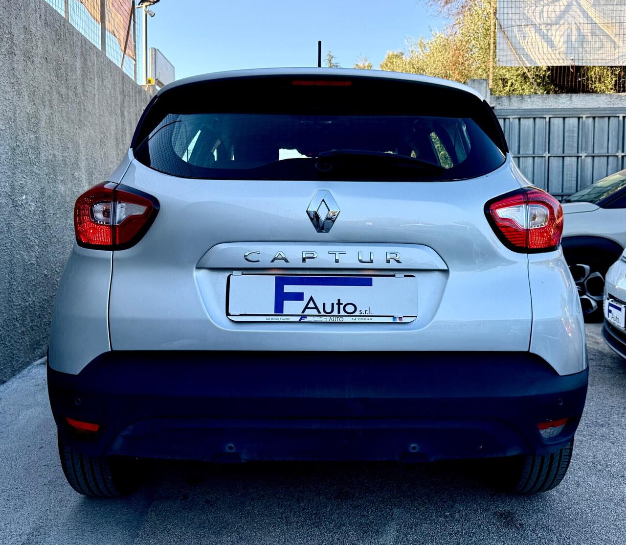 Renault Captur 1.5 dCi 8V 90 CV,Radio Touch Screen,KEYLESS,comandi al volante,cerchi in lega,Sensori di parcheggio,ecc,