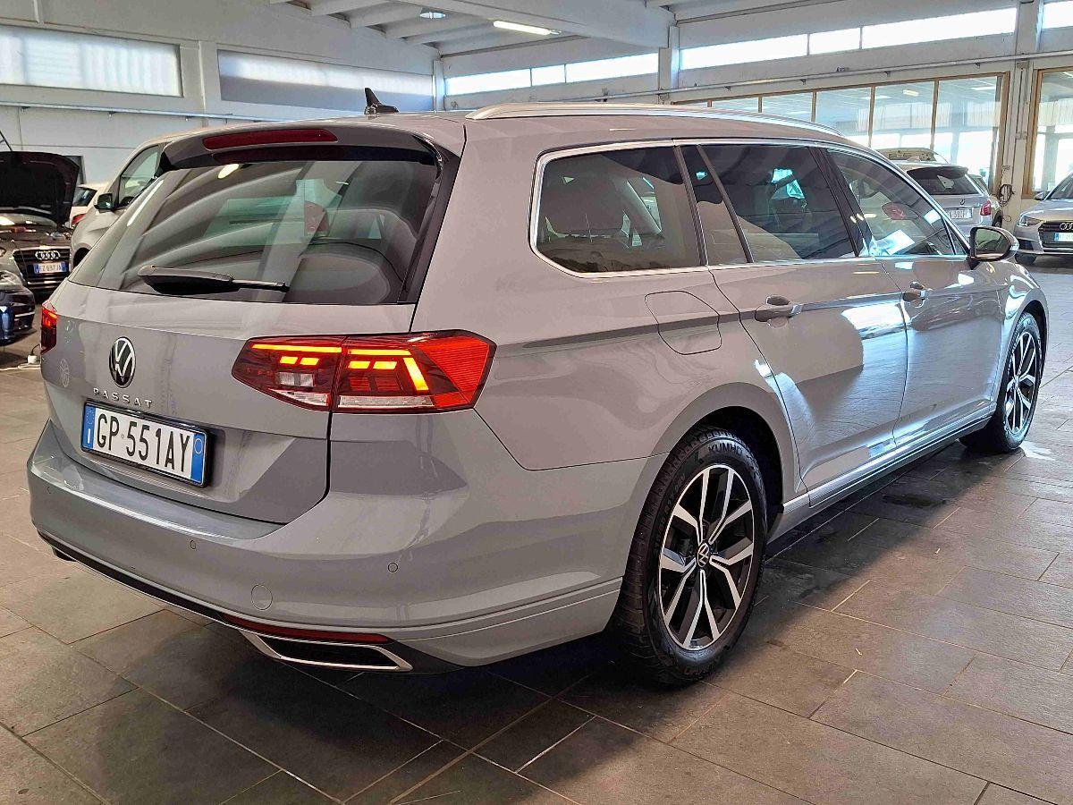VOLKSWAGEN Passat Variant EVO 2.0 TDI DSG Executive -VIRTUAL RETROCAM SED.RISC. GAR.24M