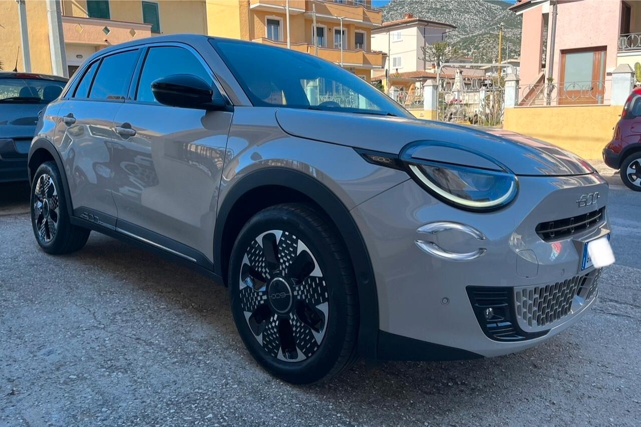 Fiat 600 Hybrid 110 CV DCT MHEV La Prima