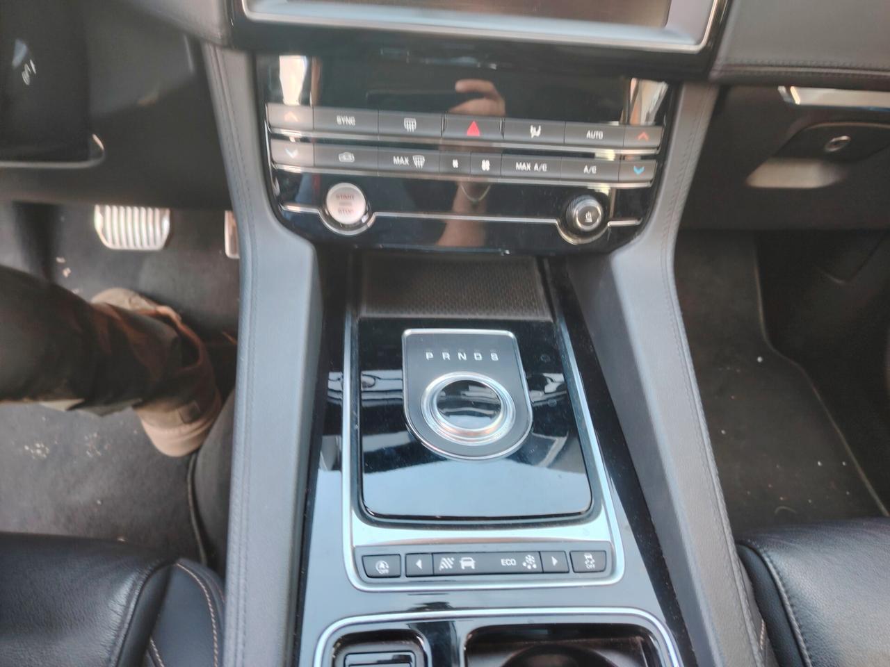 Jaguar F-Pace 2.0 D 180 CV AWD aut. Prestige