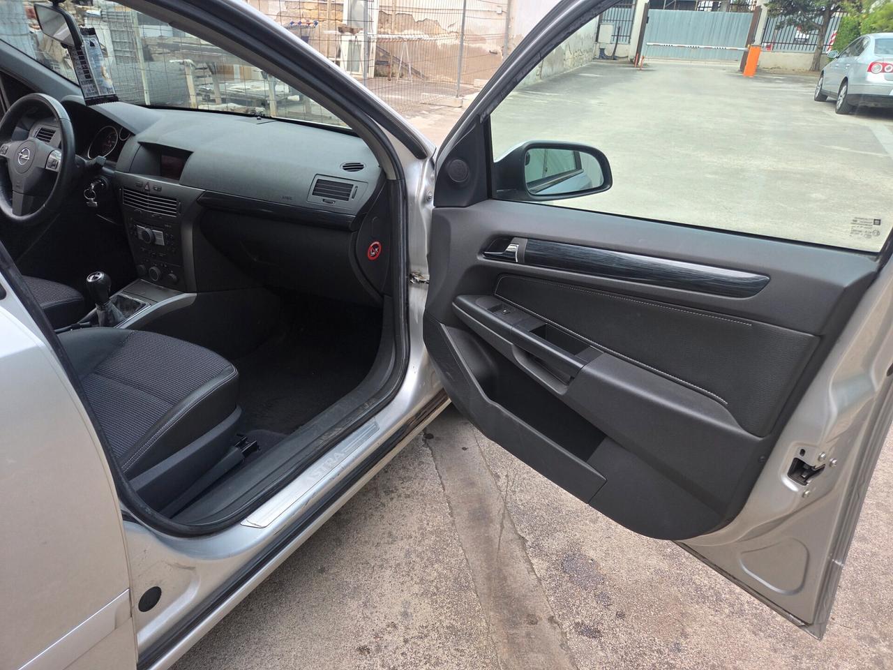 Opel Astra 1.7 CDTI 101CV 5 porte Cosmo