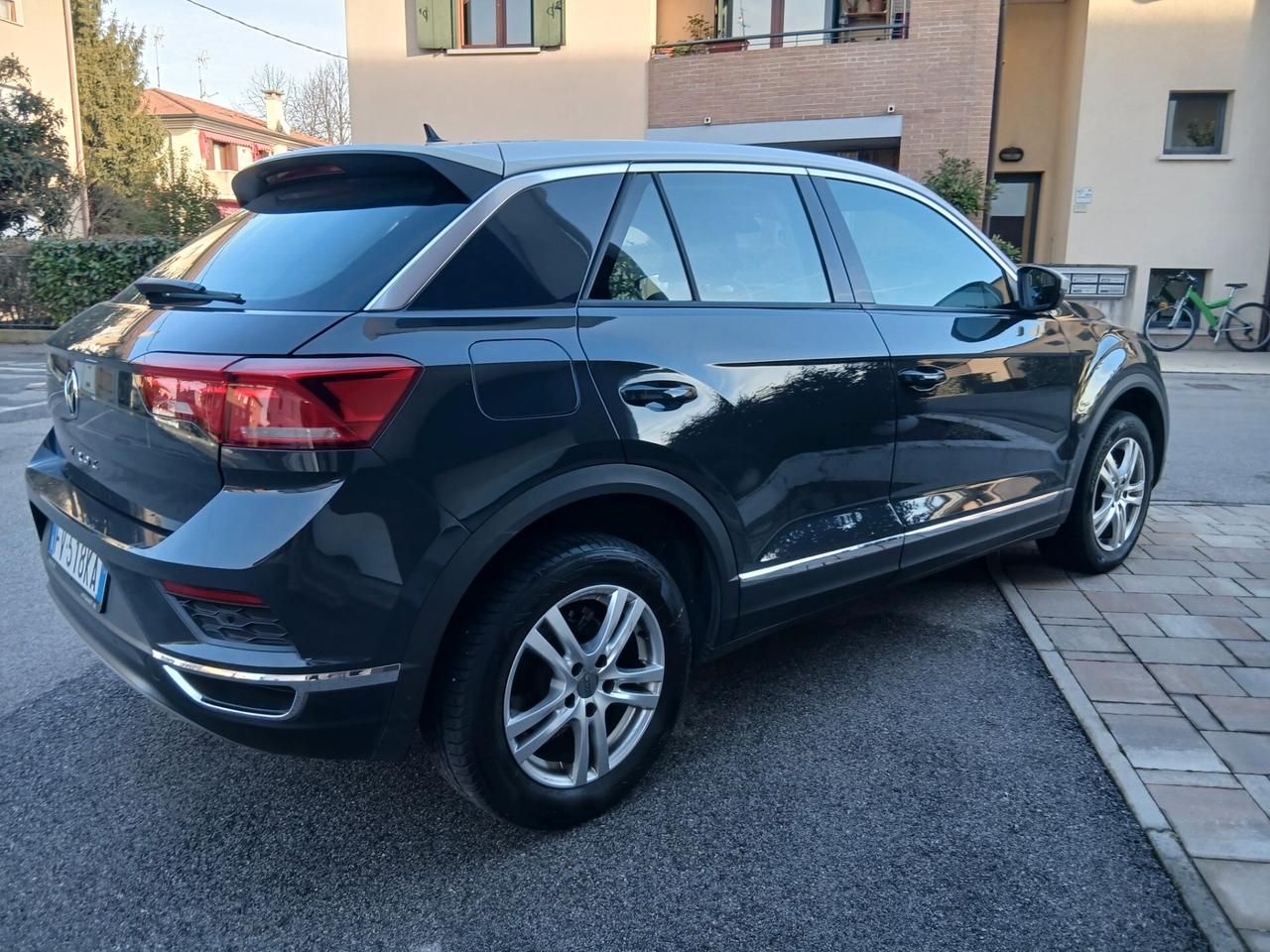 Volkswagen T-Roc 1.0 TSI 115 CV Style teck pack+doppi cerchi tua a € 199 mese
