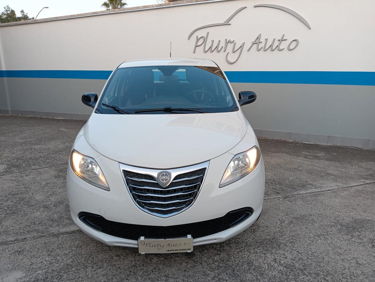 Lancia Ypsilon 1.2 69 CV 5 porte S&S Silver