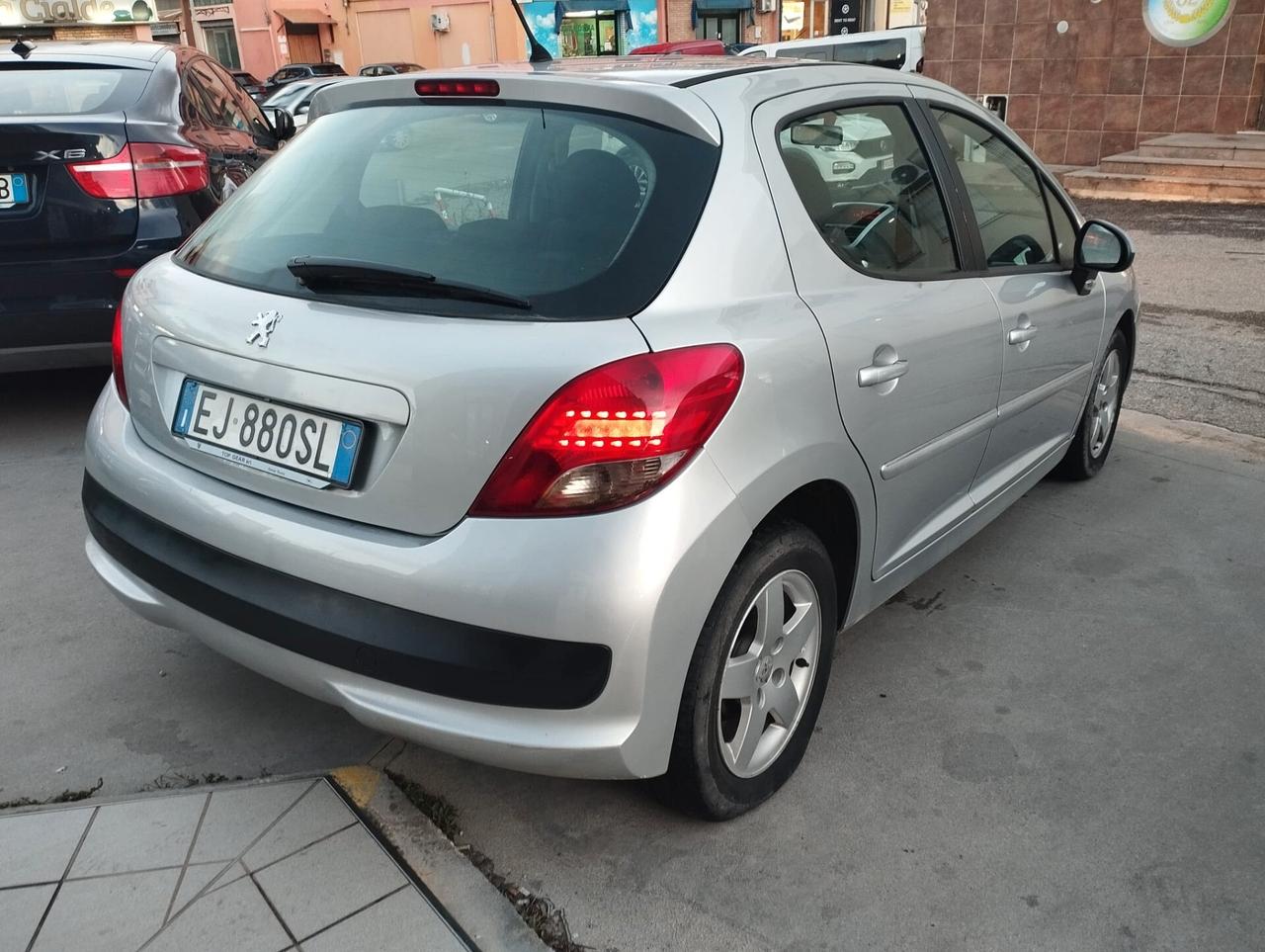 Peugeot 207 1.4 HDi 70CV 5p.