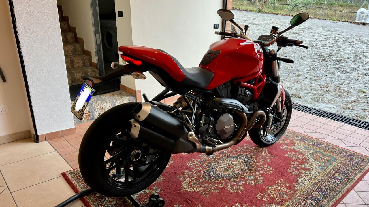 Ducati monster 1200