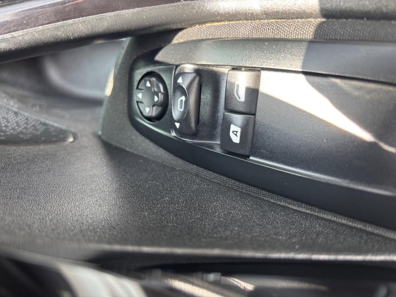 Peugeot 208 PureTech 82 5 porte Allure