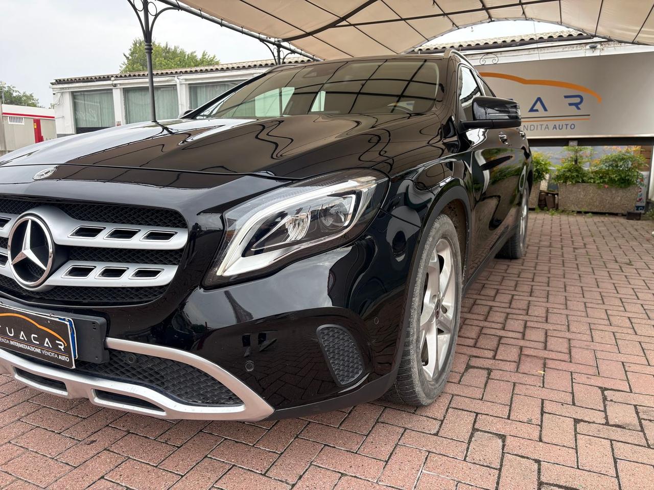 Mercedes-Benz GLA 200 200 D Premium #50687