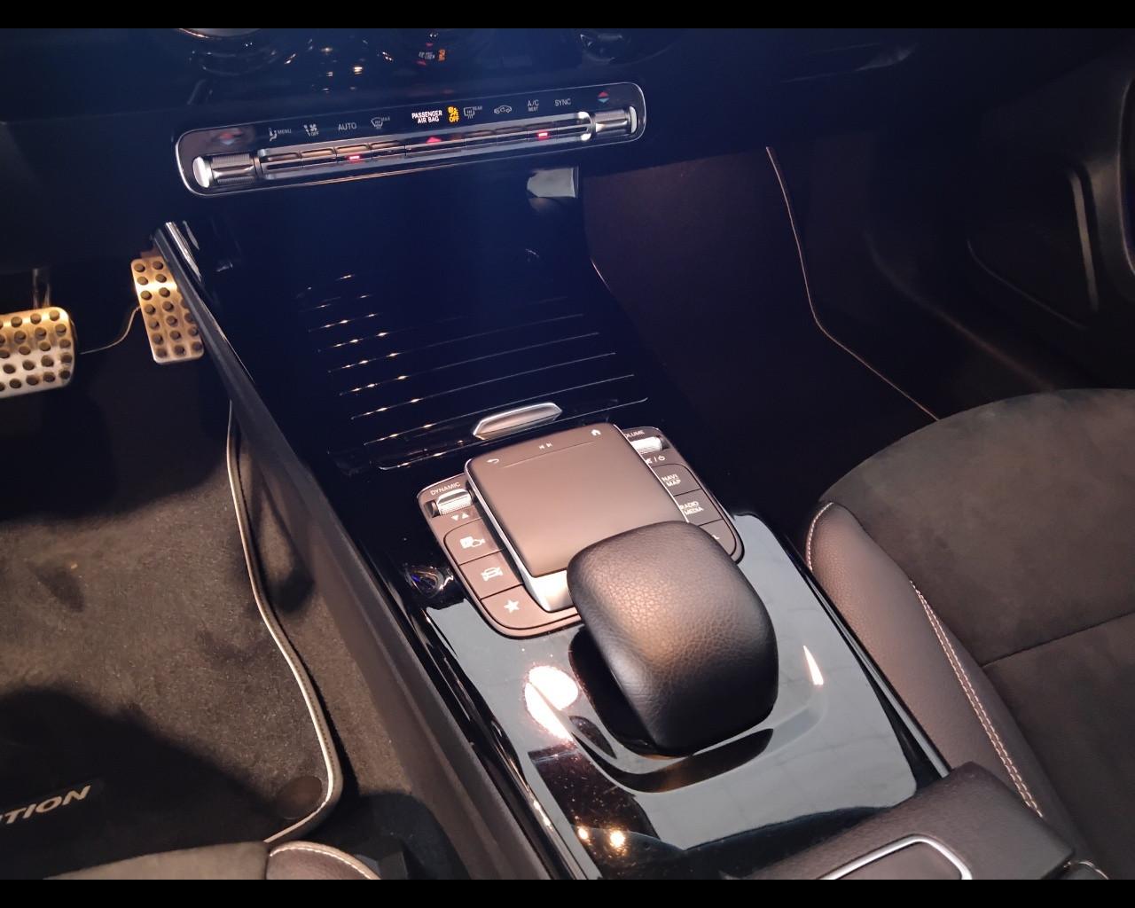 Mercedes-Benz Classe A - W177 2018 - A 180 d Premium auto