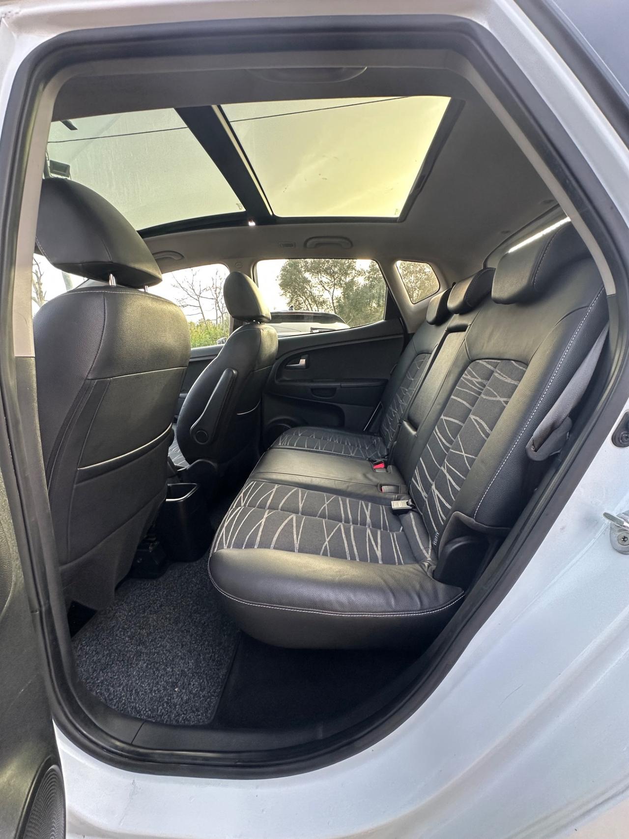 Kia Venga 1.4 CRDi 90 CV S&S High Tech