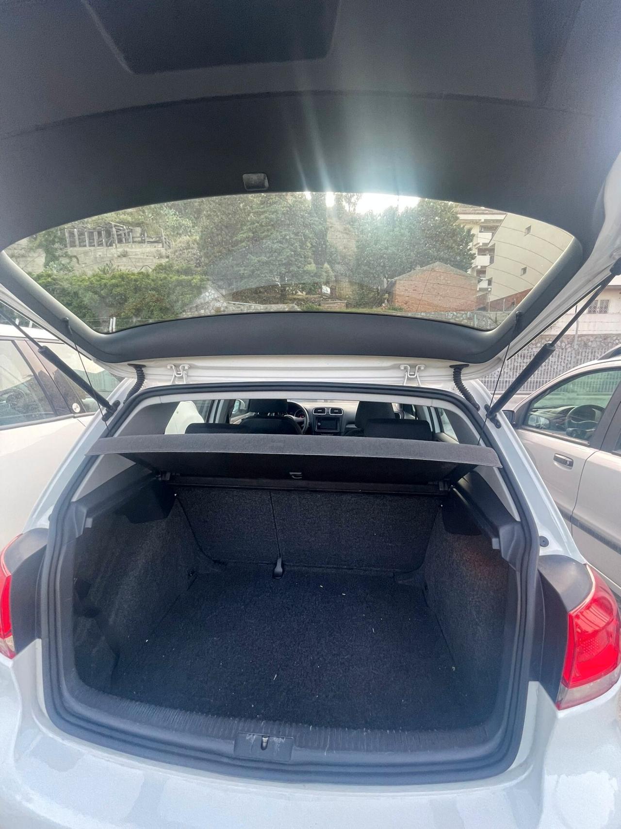 Volkswagen Golf 6 1.6 TDI DPF 5p. Highline NEOPATENTATI