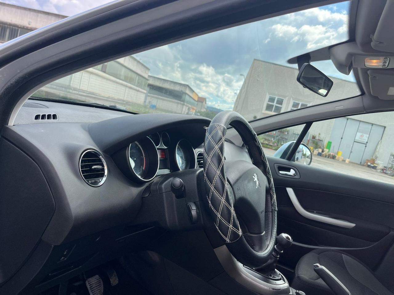 Peugeot 308 1.6 HDi 110CV 5p. Féline (6 Marce)