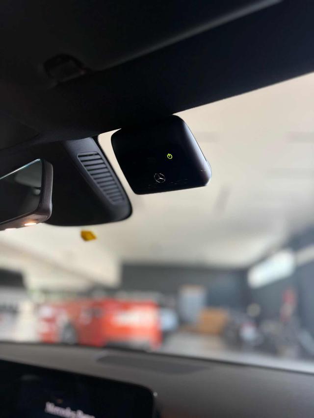 MERCEDES-BENZ A 250 e hybrid EQ Premium