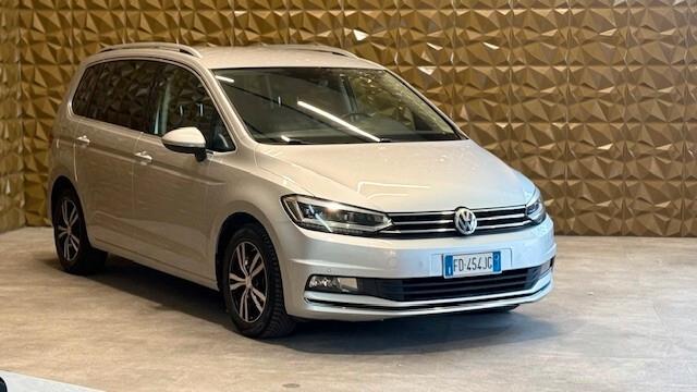 Volkswagen Touran 2.0 TDI 150 CV SCR DSG Executive BlueMotion Tech. 7 POSTI