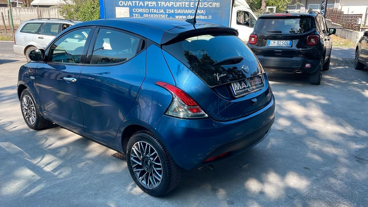 Lancia Ypsilon 1.2 69 CV 5 porte GPL Gold