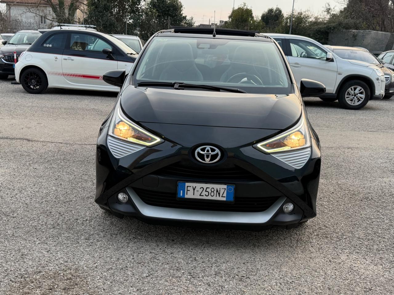 Toyota Aygo Connect 1.0 VVT-i 72 CV 5 porte x-cite