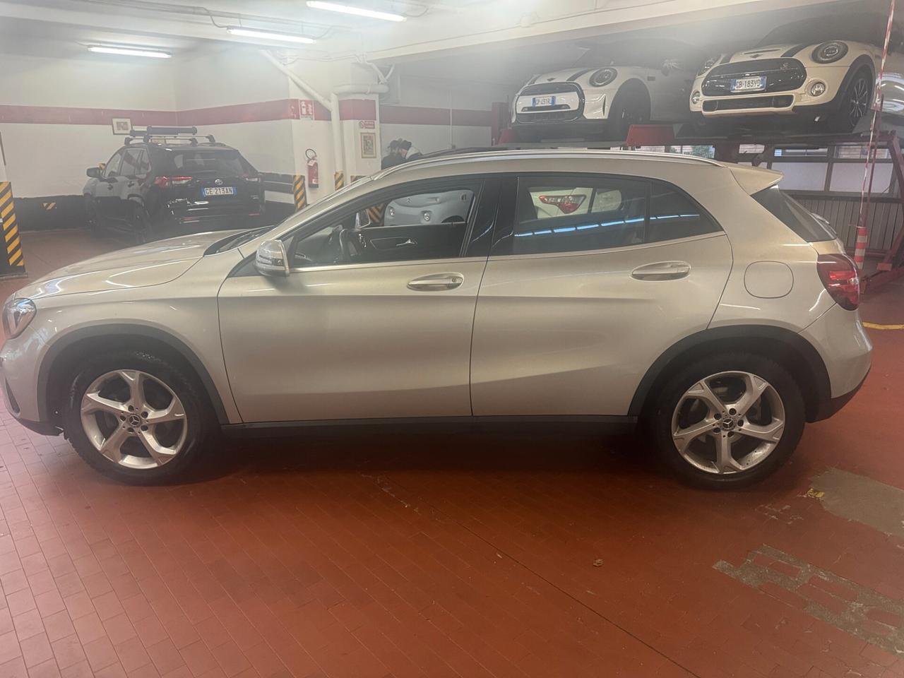 Mercedes-Benz GLA 180 180 d Sport auto UNICO PROPRIETARIO