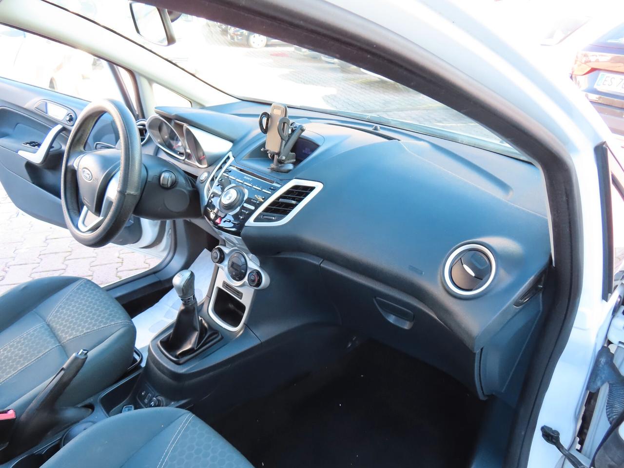 Ford Fiesta 1.4 TDCi 70CV 5 porte Titanium 2012