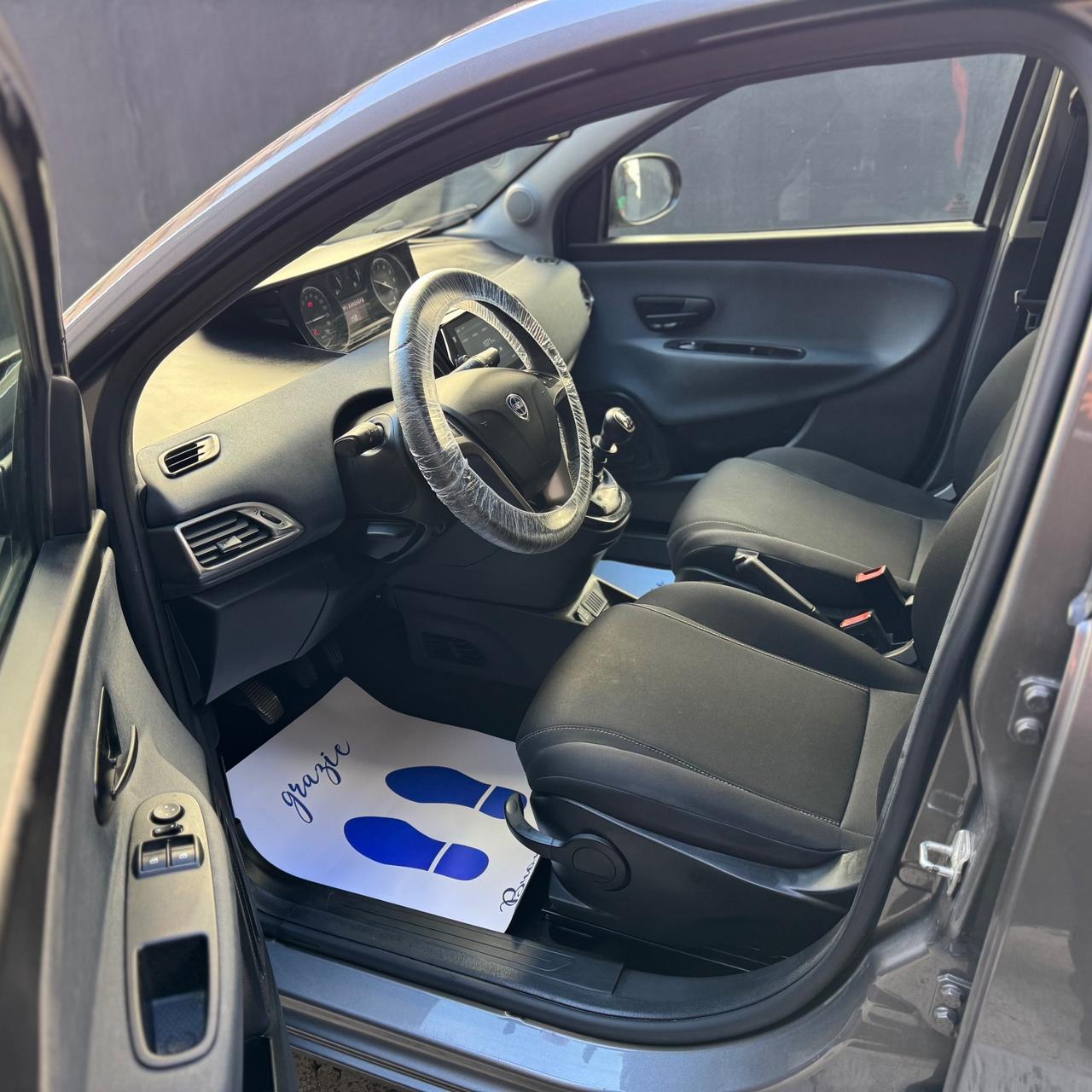 Lancia Ypsilon GOLD 1.0 HYBRID