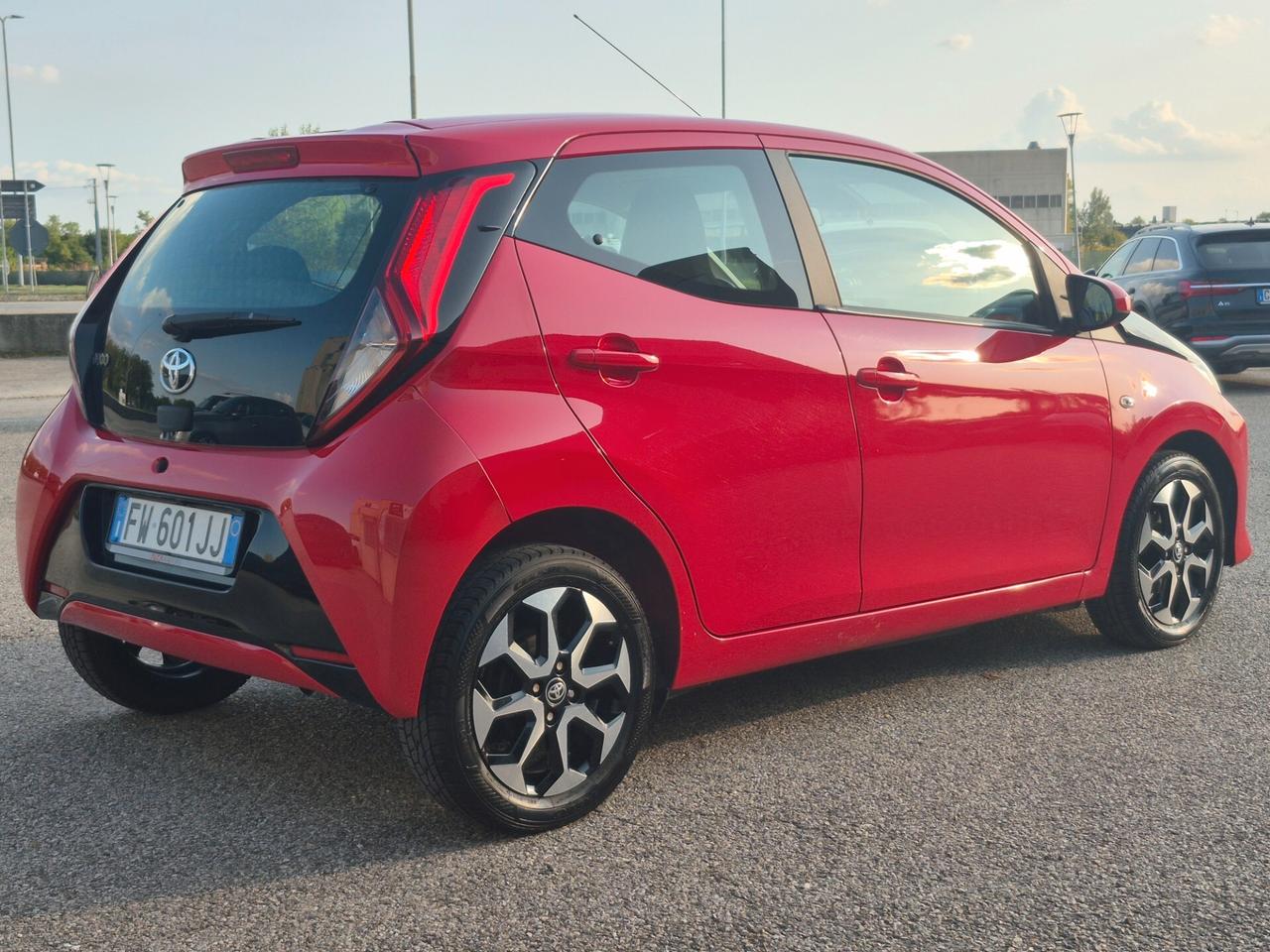 Toyota Aygo 1.0 VVT-i 72 CV 5 porte x-fun