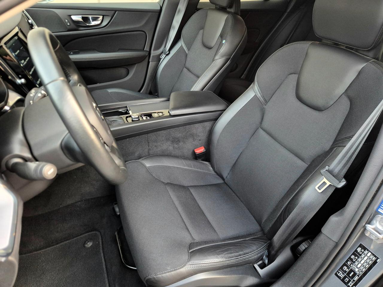 Volvo V60 Cross Country D4 AWD Geartronic Business Plus