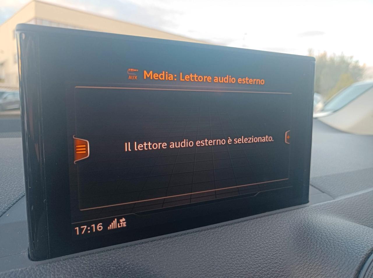 Audi Q2 30 TFSI Business