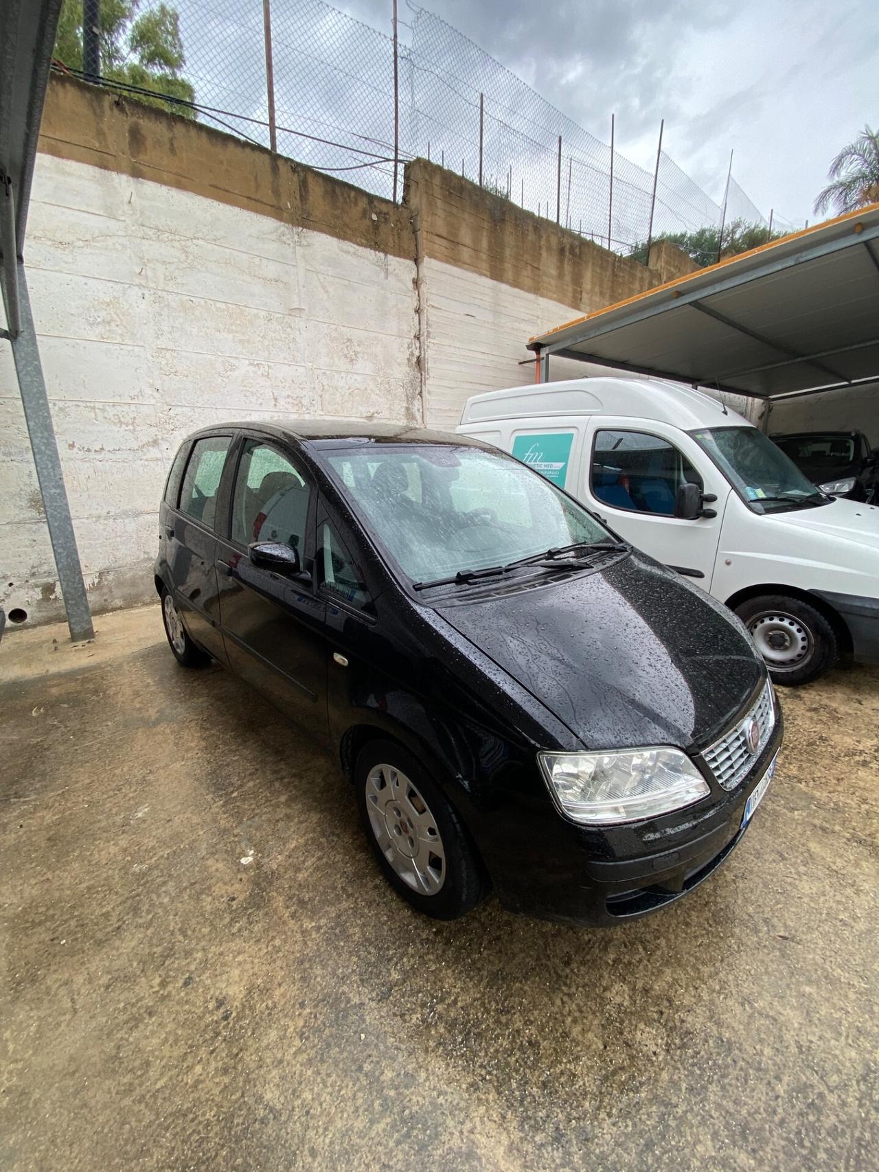 Fiat Idea 1.2 16V BlackLabel