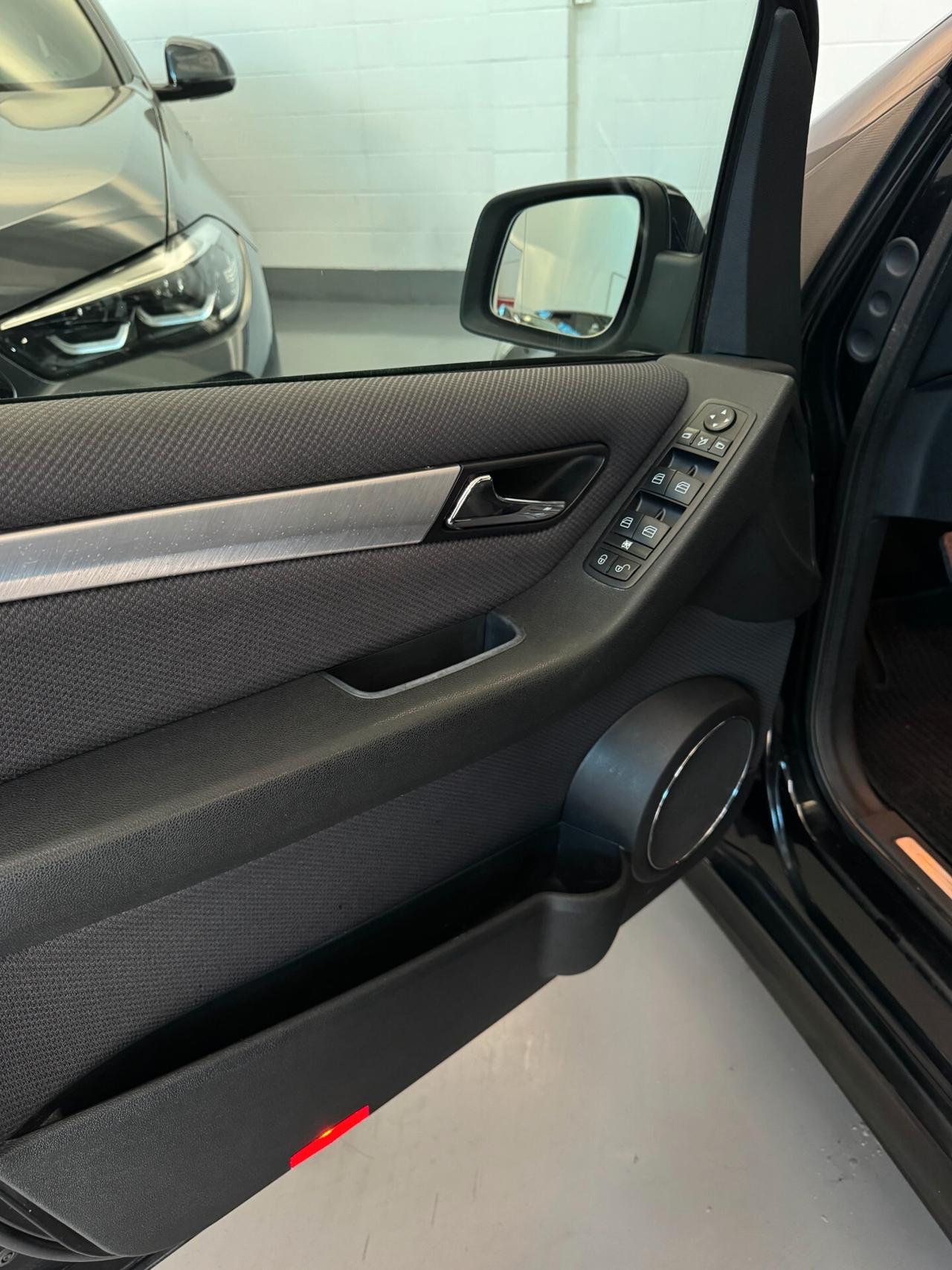Mercedes-Benz B 180 CDI Sport 2.0cc 109cv AUTO Clima+Navi+SediliRiscaldati OK Neopatentati