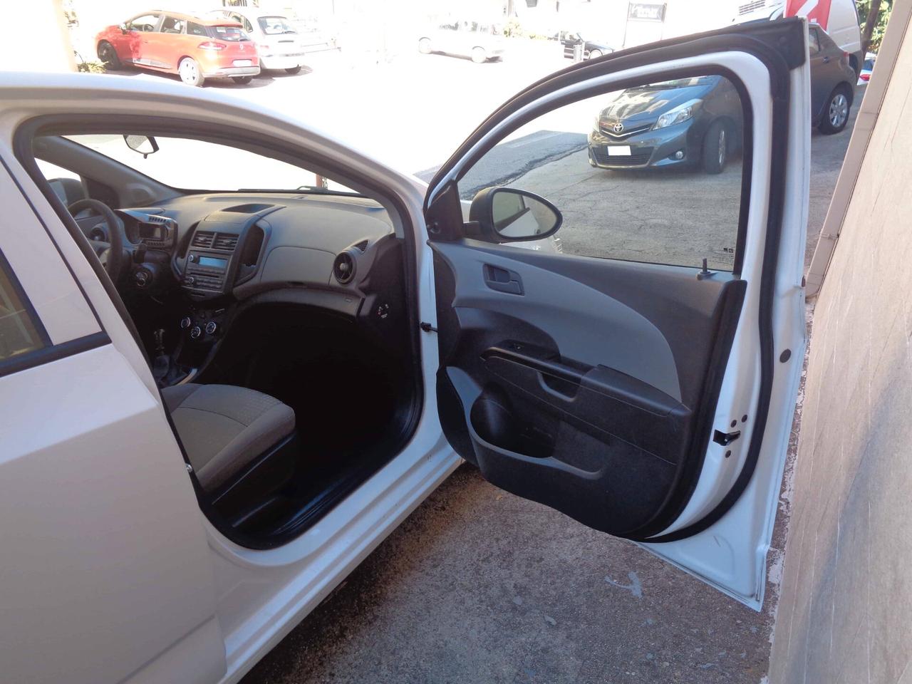 Chevrolet Aveo 1.2 70CV 5 porte (Neopatentati)