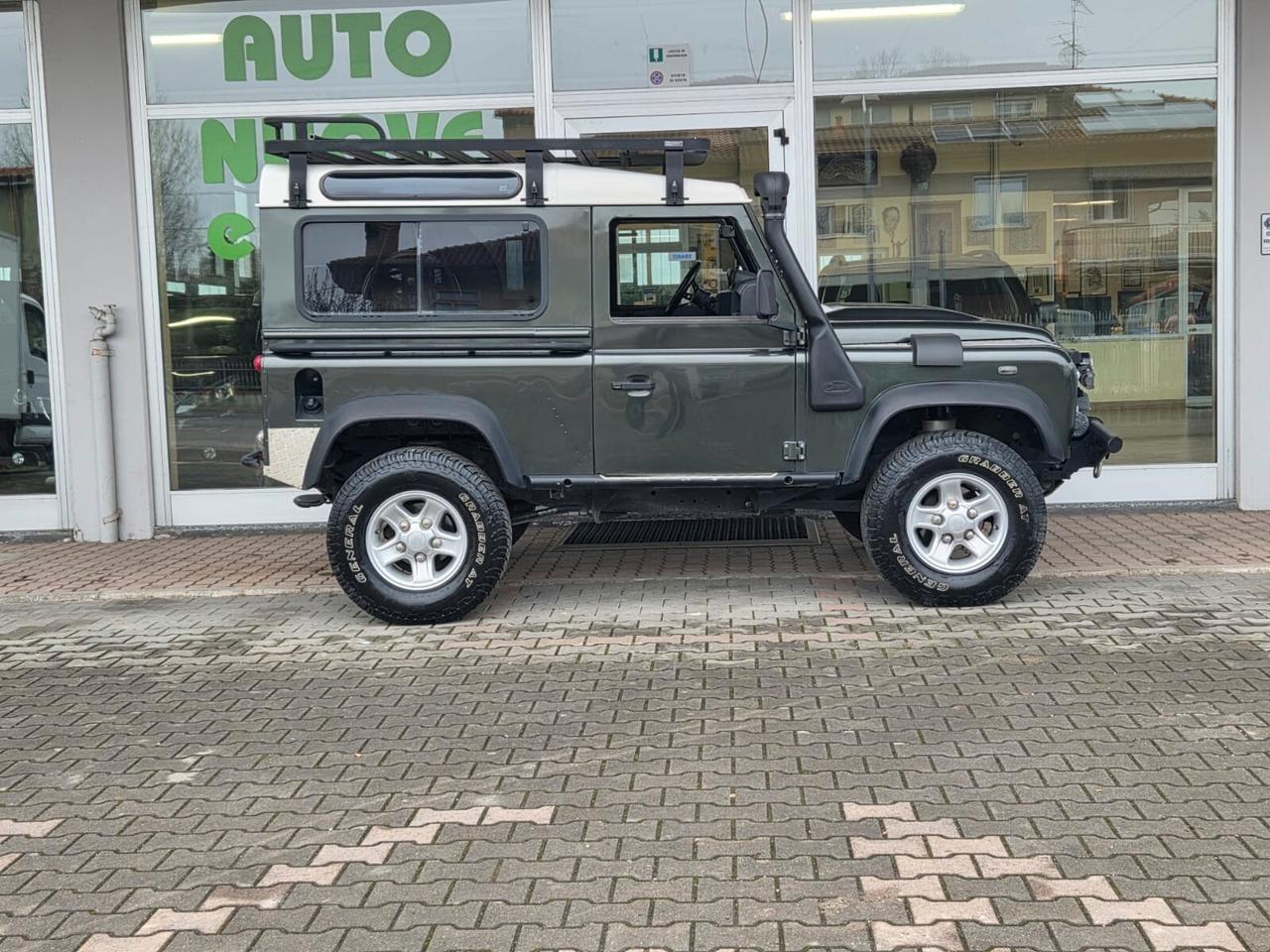 Land Rover Defender 90 2.4 TD4 Station Wagon E