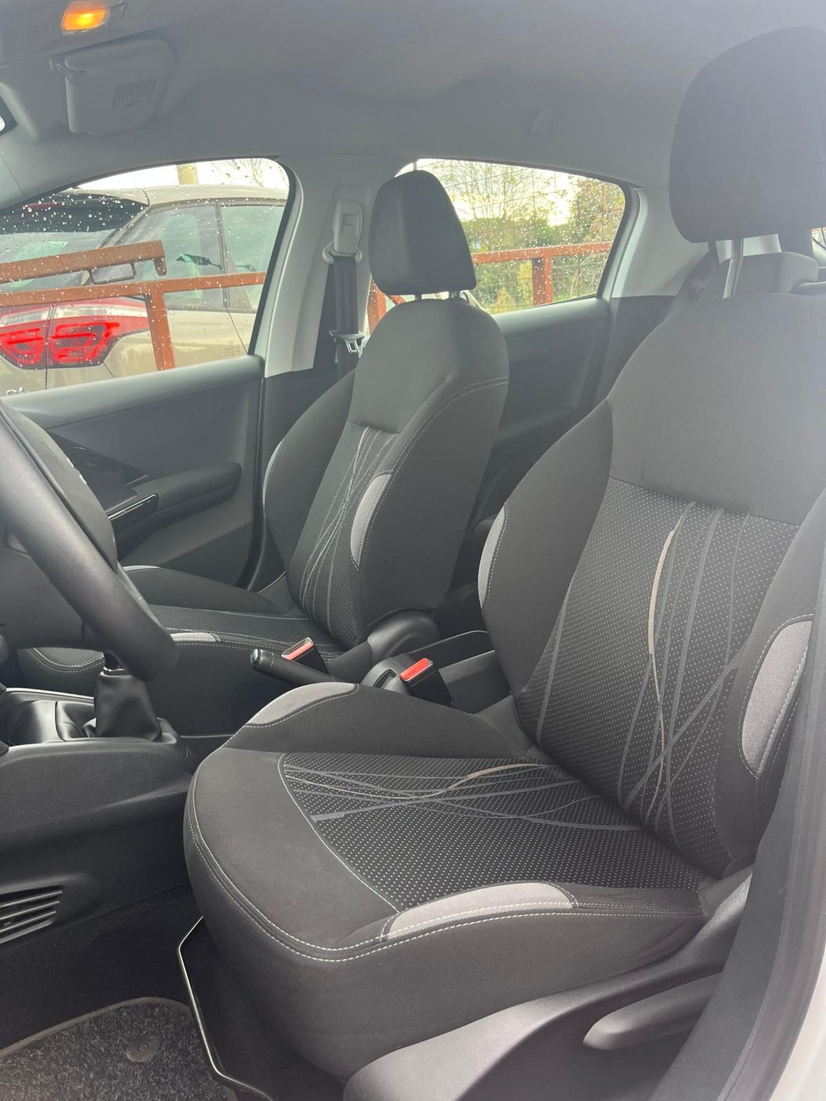 Peugeot 208 1.4 HDi 68 CV 5 porte Mix