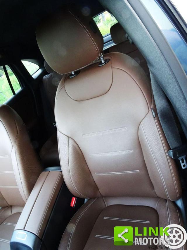 MERCEDES-BENZ GLA 200 d Automatic Premium pacchetto AMG ESTERNO