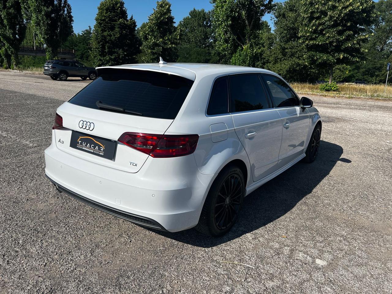 Audi A3 1.6 TDI Ambition #11389
