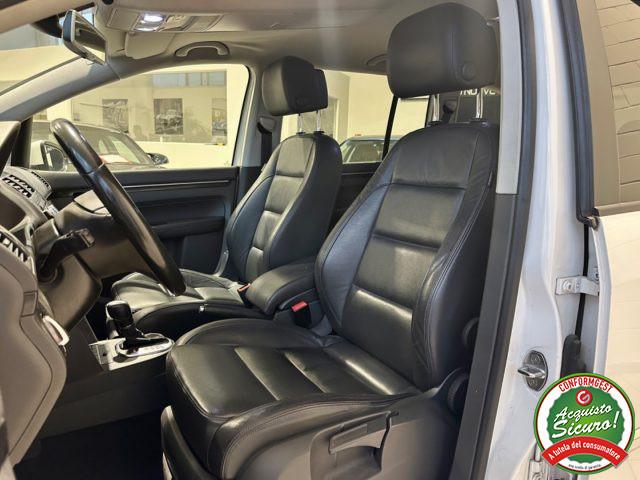 VOLKSWAGEN Touran 2.0 TDI 140CV DSG Highline *NEOPAT*7 POSTI*PELLE*
