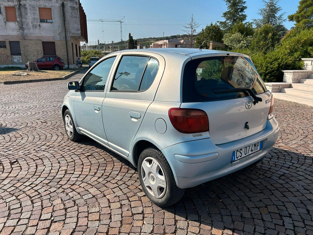 Toyota Yaris 1.0i 16V cat 5 porte Sol