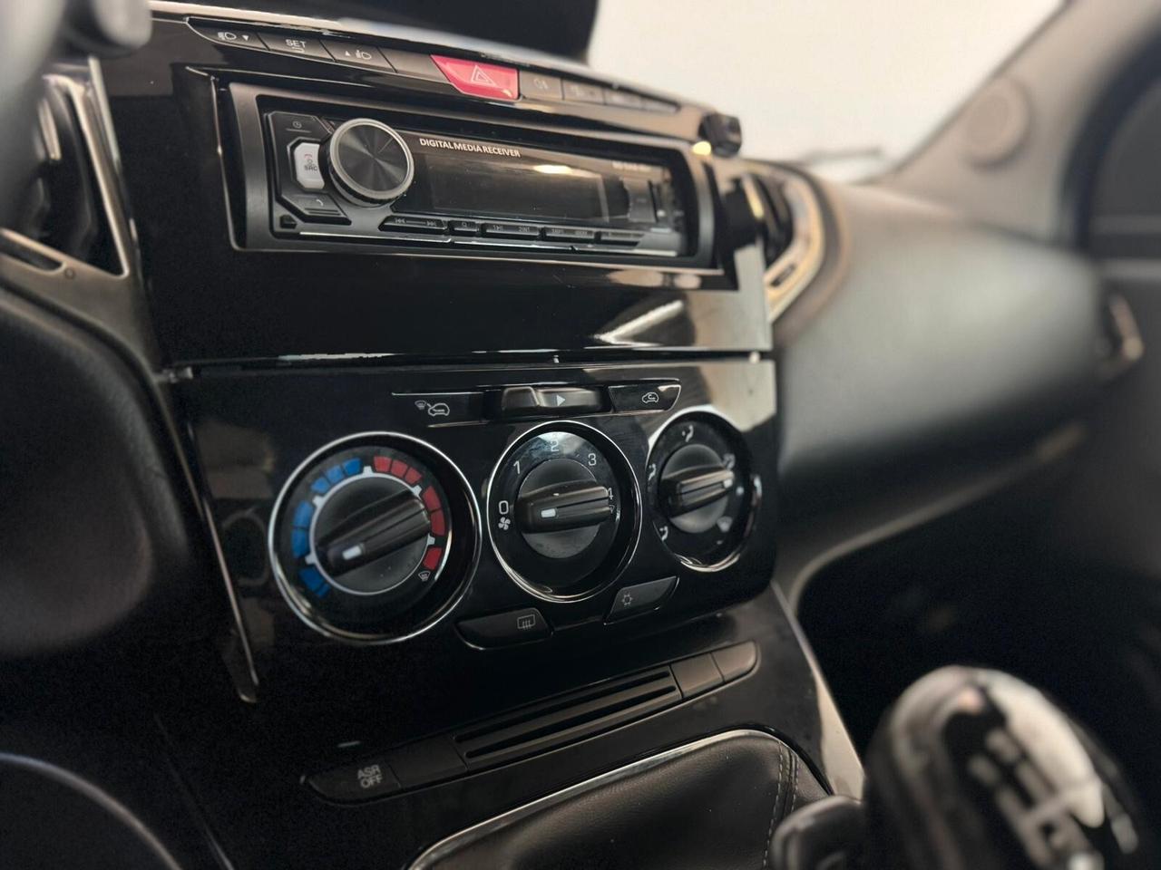 Lancia Ypsilon 1.2 69 CV 5 porte S&S 5 posti