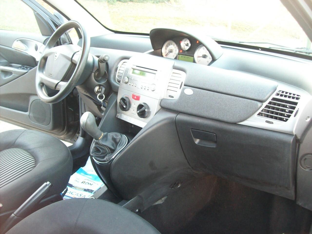 LANCIA YPSILON 1.3 MTJ CV.75 ORO "2010"