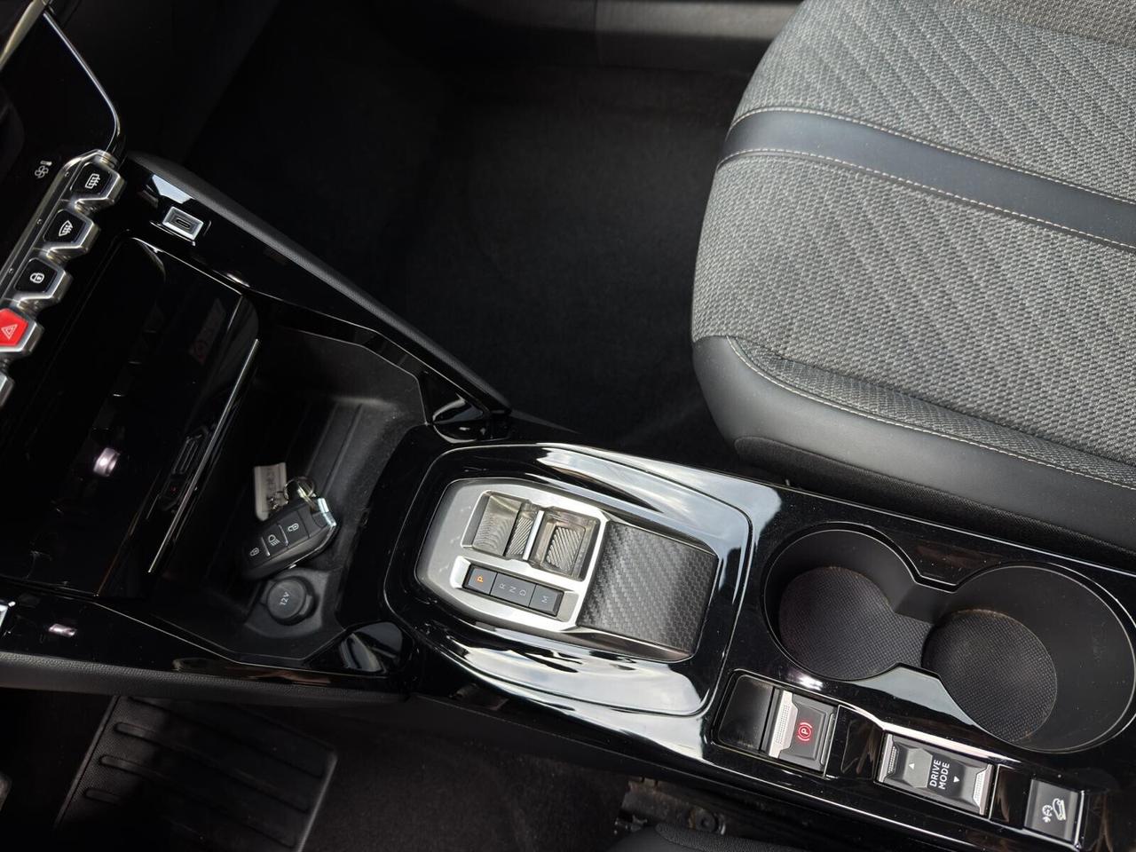 Peugeot 2008 1.5 bluehdi 130cv Allure 2023