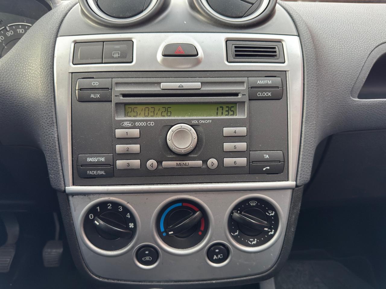 Ford Fiesta 1.2 16V 5p. Ghia ADATTA A NEOPATENTATI