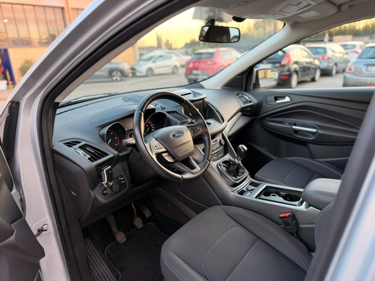 Ford Kuga 1.5 TDCI 120 CV S&S 2WD ST-Line Business