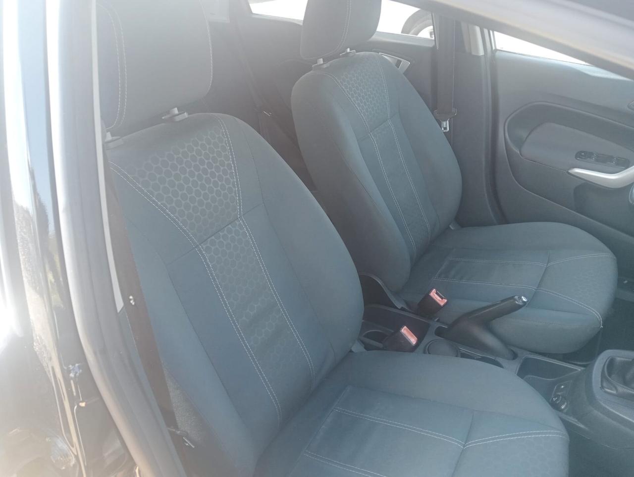 Ford Fiesta Ikon 1.4 TDCi 70CV 5 porte