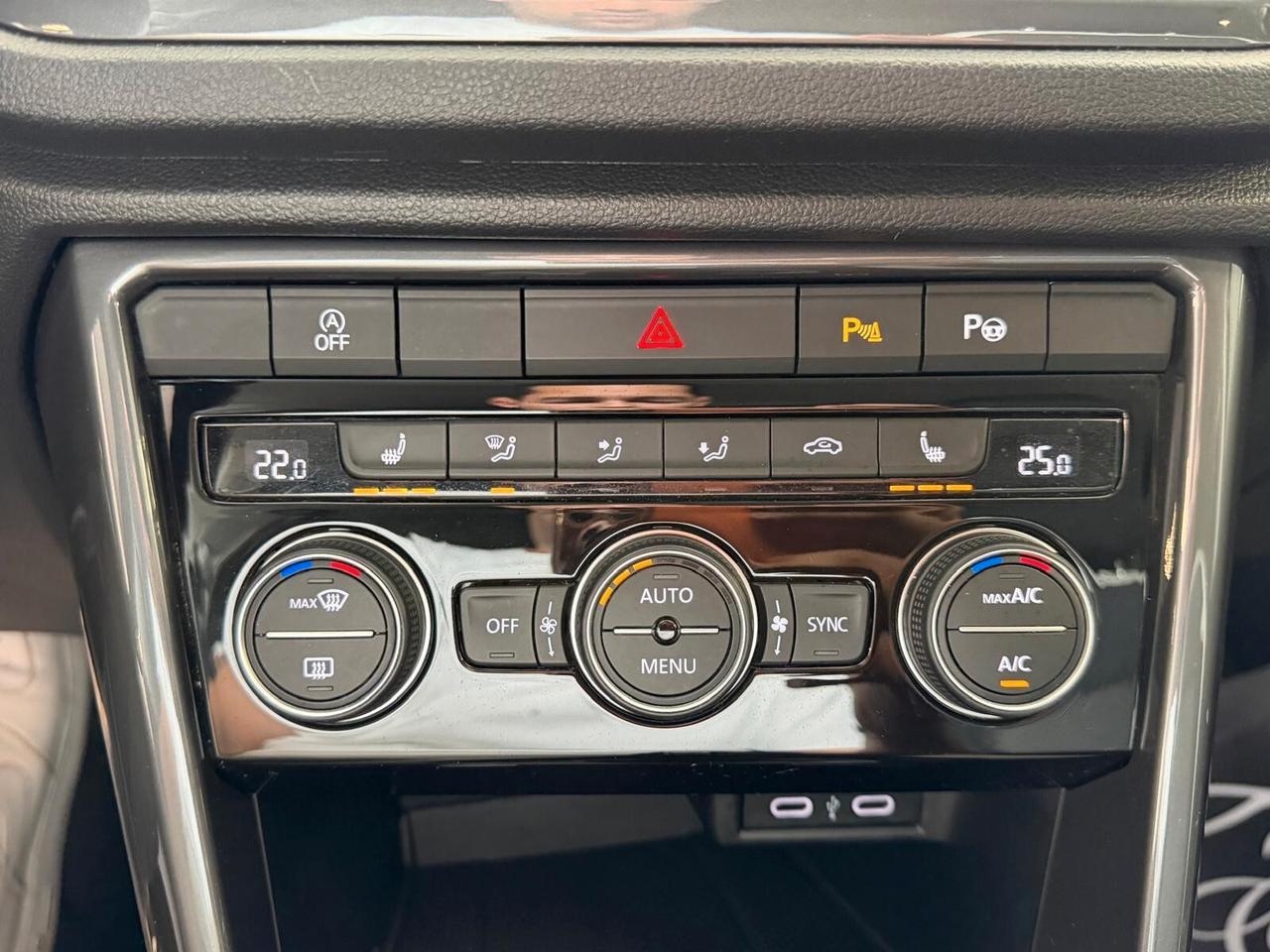 VOLKSWAGEN T-ROC 2.0 DSG 4MOTION 150CV PELLE NAVI CAM ANNO 2022