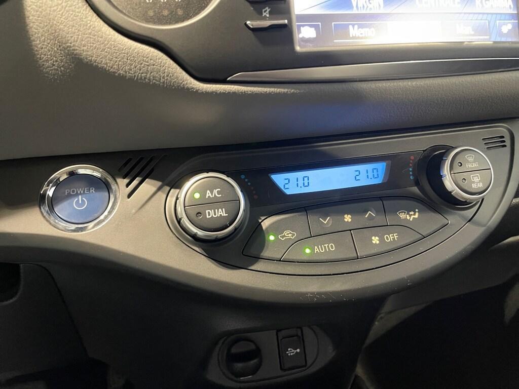 Toyota Yaris III 2017 1.5 Hybrid 101CV Autom. Active (FHEV)