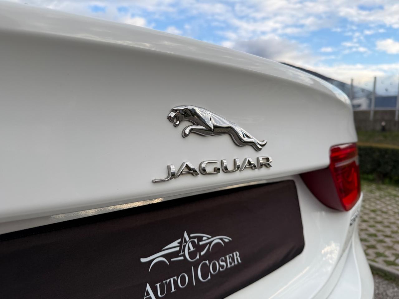 Jaguar XE - Prestige - FULL OPTIONAL